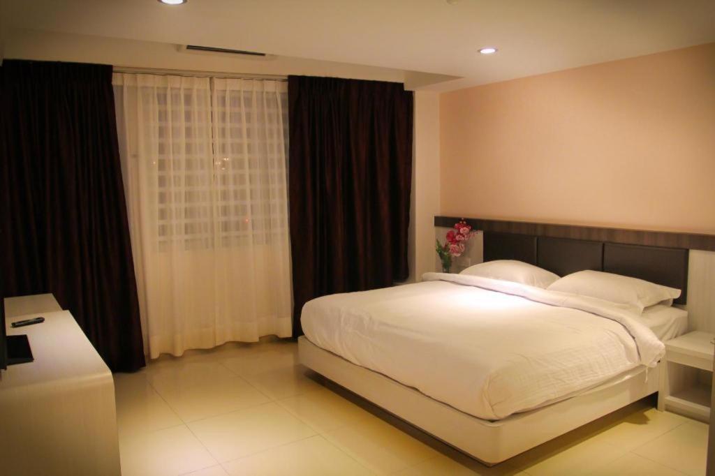 Ktc Hotel Sungkai Exterior photo